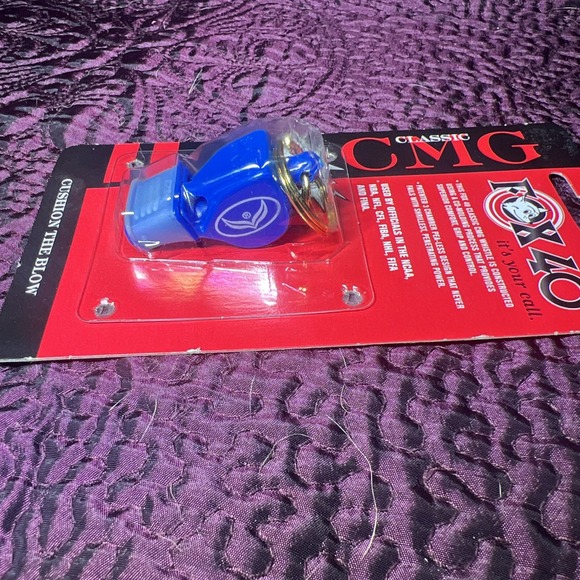 Fox 40 Classic CMG Whistle Official Coach Safety Alert Rescue 3 Chamber Blue New - Picture 5 of 9